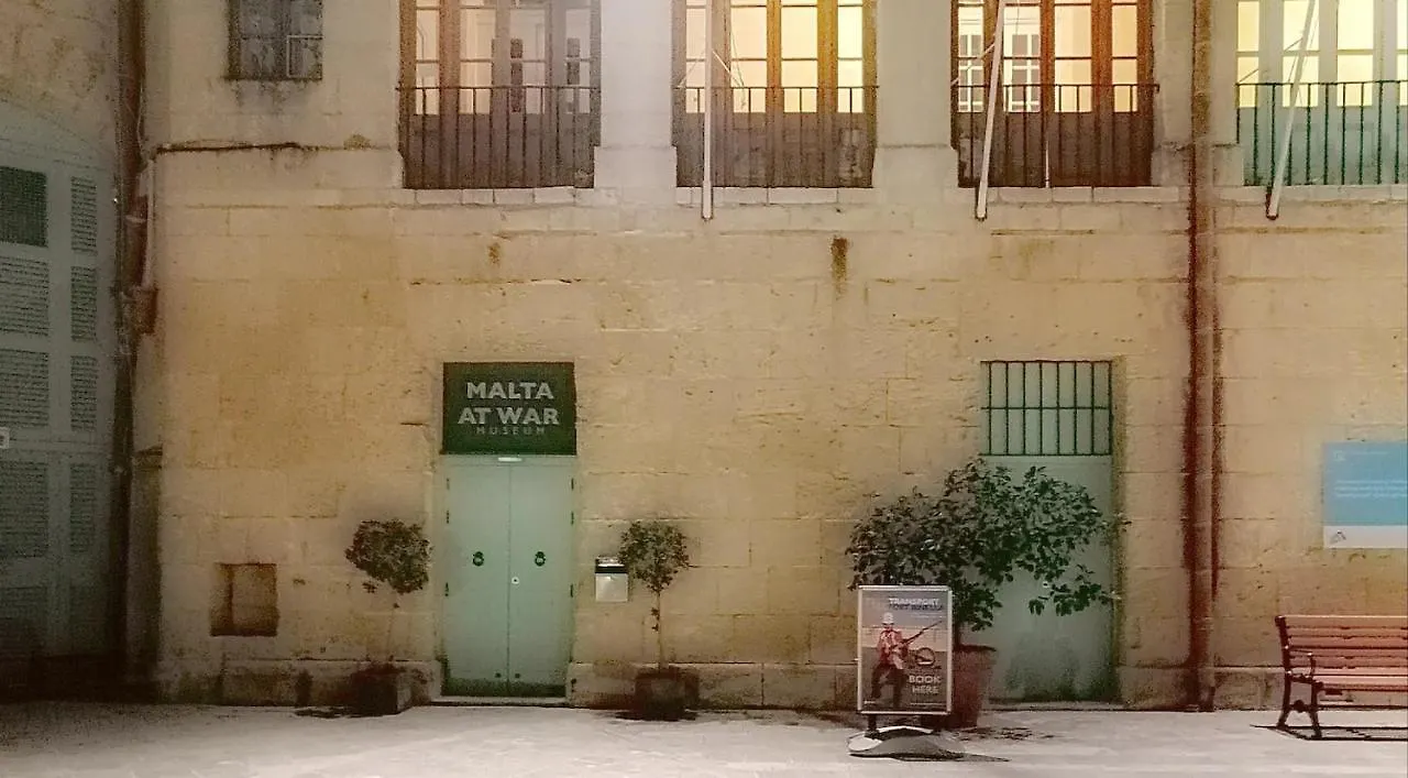 Modern Apt Kalkara Seafront!