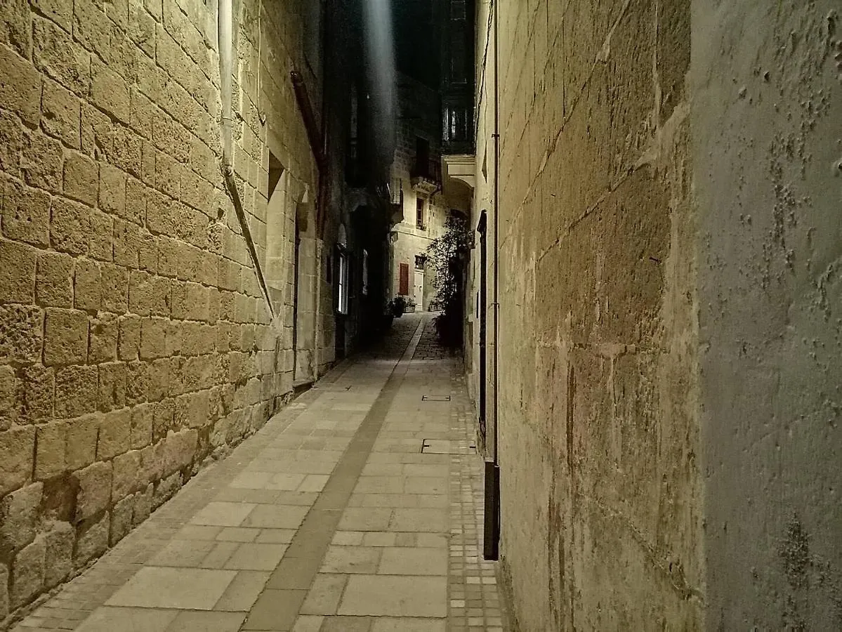 Modern Apt Kalkara Seafront! 0*,