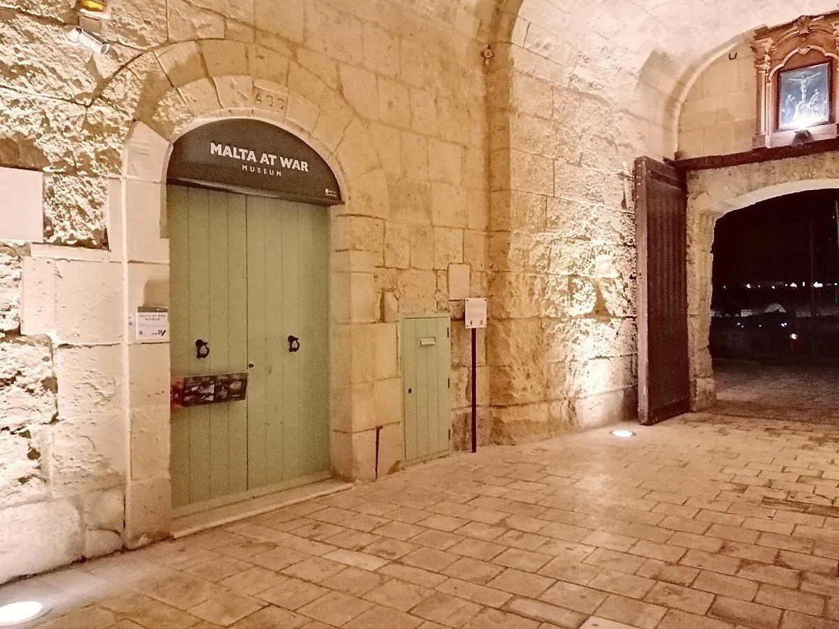 Modern Apt Kalkara Seafront! Apartment
