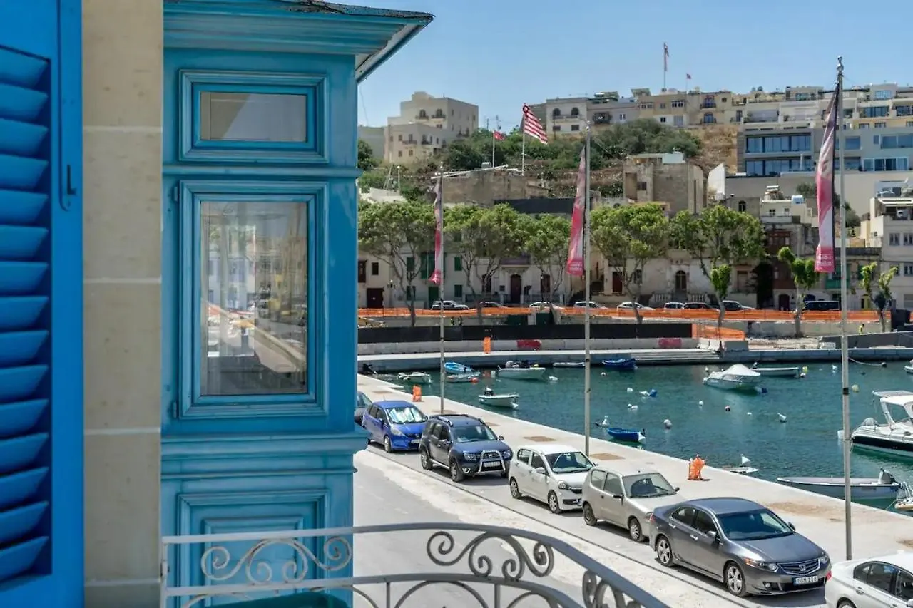 Apartment Modern Apt Kalkara Seafront!