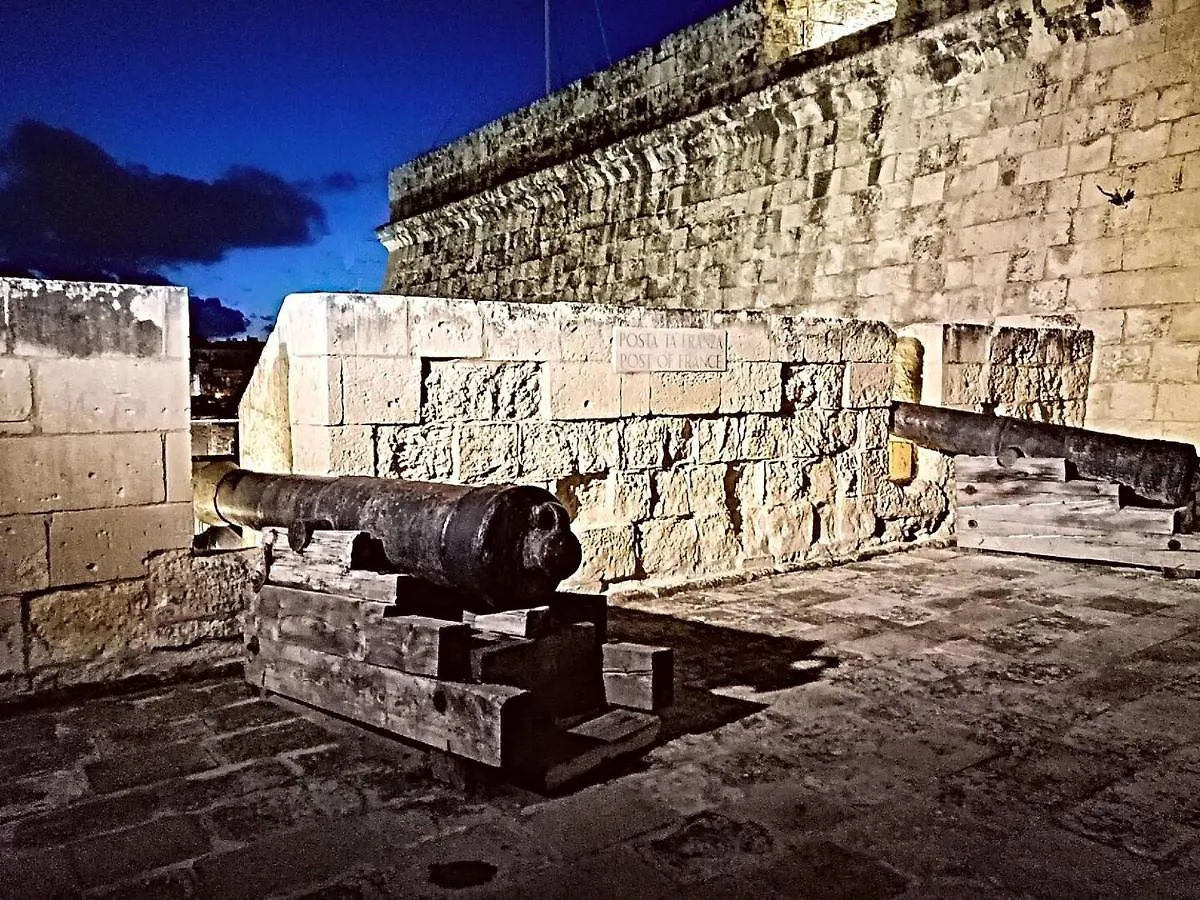 Modern Apt Kalkara Seafront! Malta